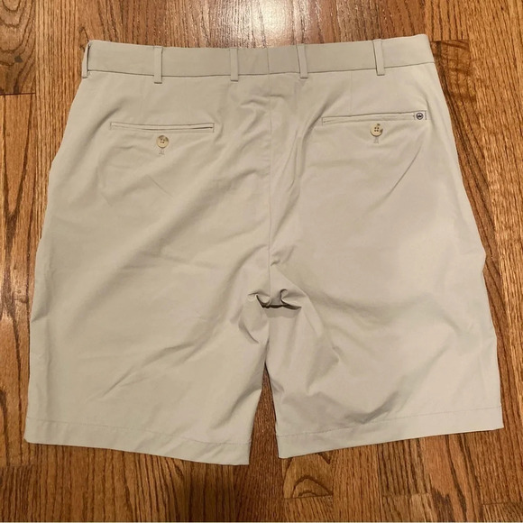 Peter Millar Crown Crafted Stealth Performance Short in Oat Sz: 35 - Picture 7 of 8